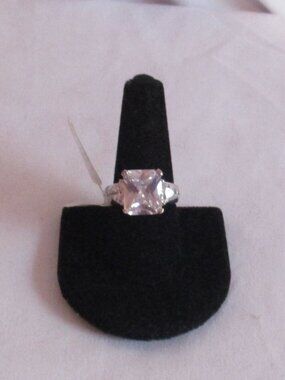 Sterling Silver Sparkling Cubic Zirconia Ring Size 8 Ring Box